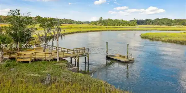 50 Island Way