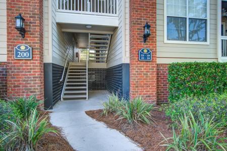 1600 Long Grove Drive