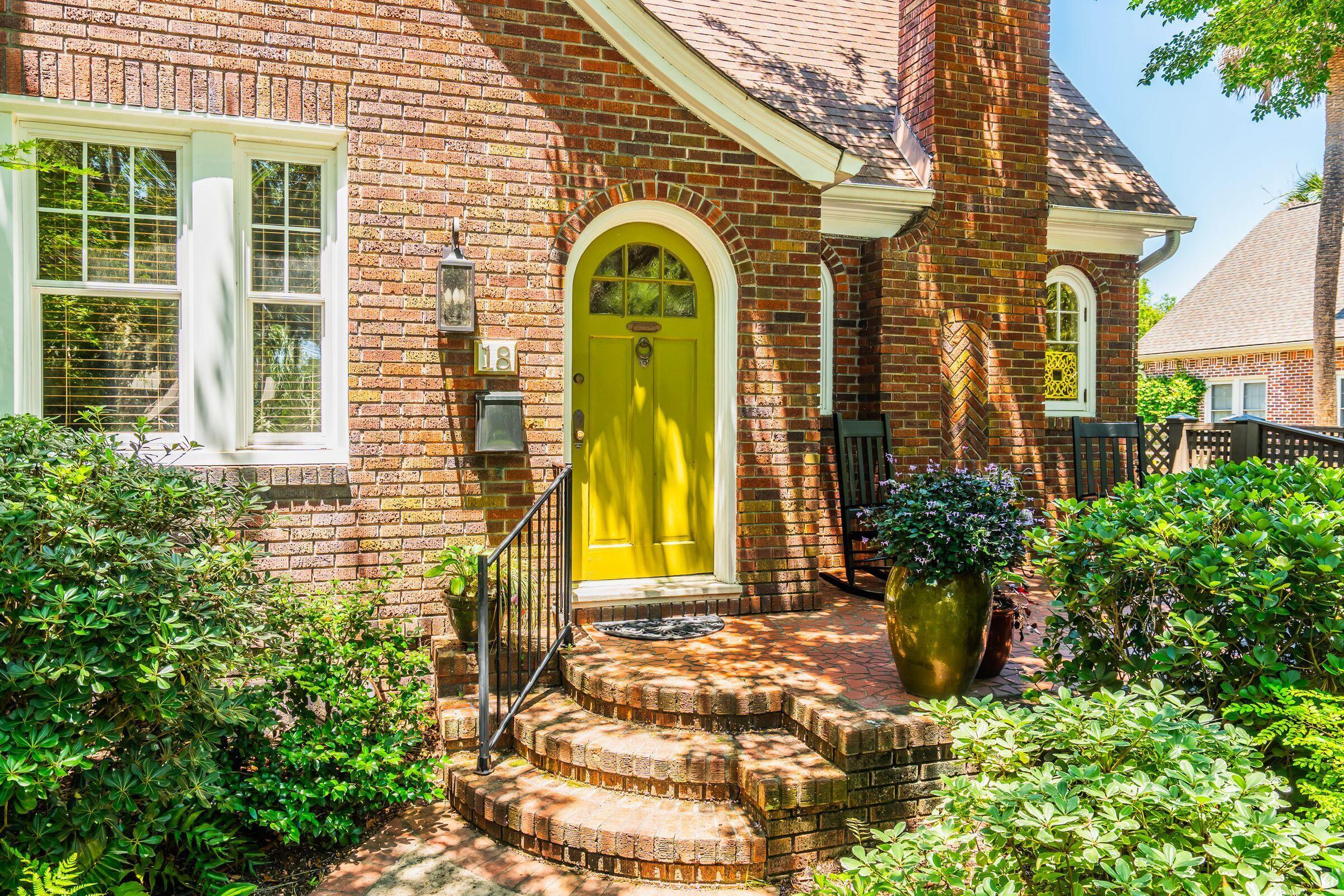 Image 2: 18StockerDr-KeenEyeMarketing-006