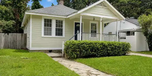 214 Live Oak Avenue
