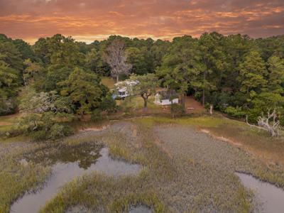8057 Point Of Pines Road