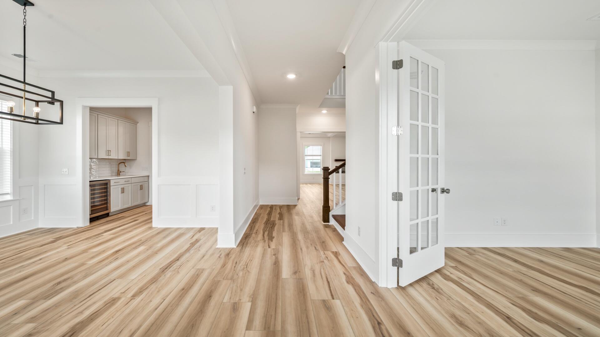 Image 3: Dining Room(2)