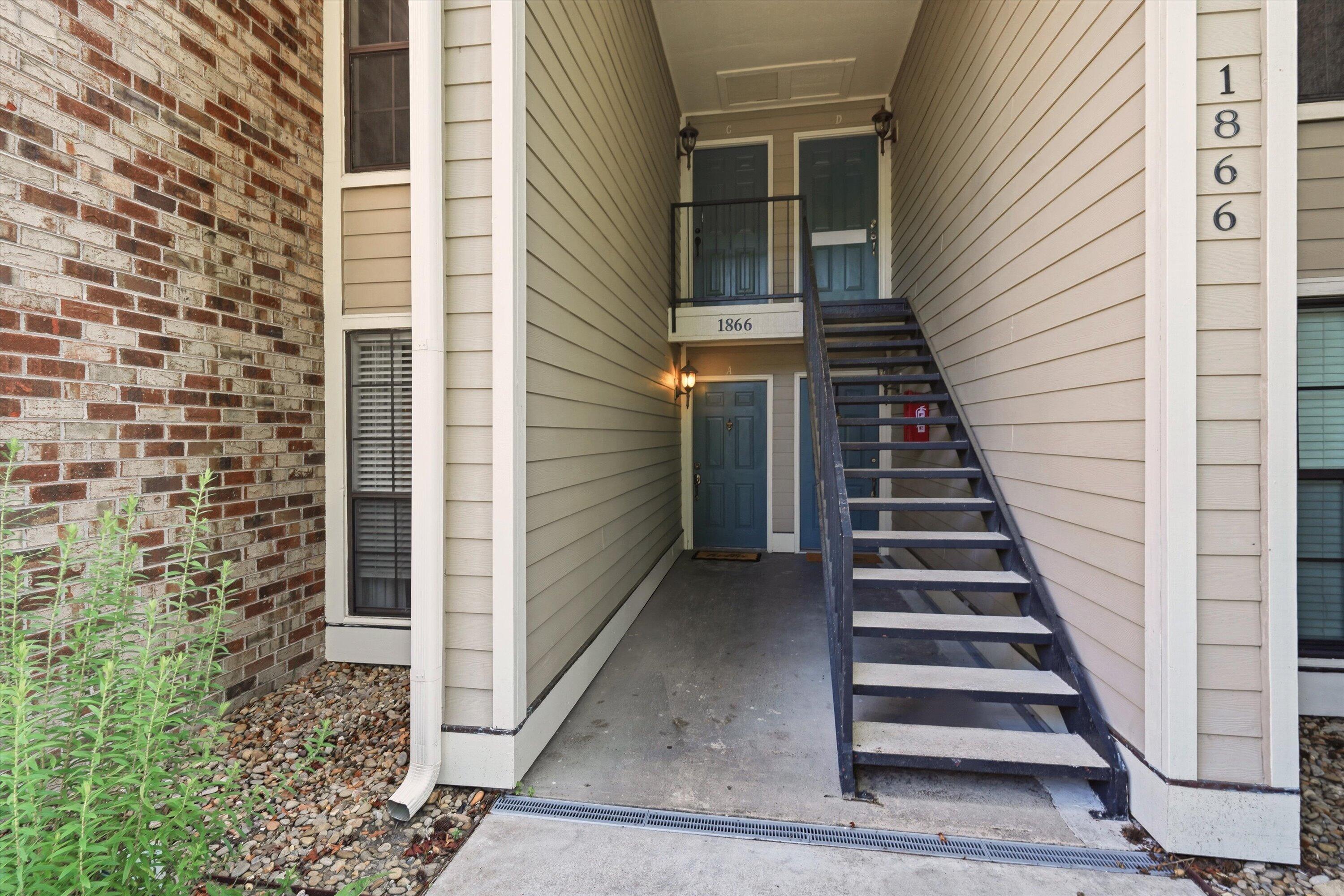 Image 2: Unit is Bottom Left