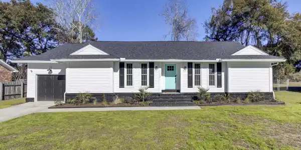 1122 Rosemead Road, Mount Pleasant SC 29464