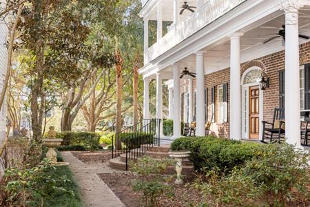 11 Eastlake Road