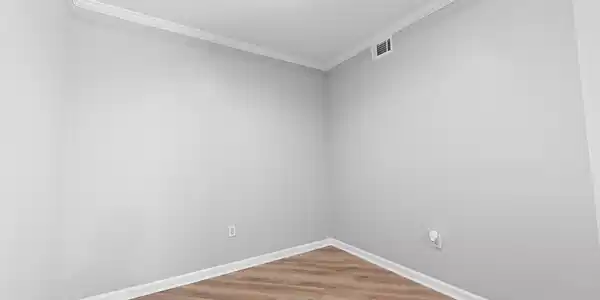 Image 4: Dining Room