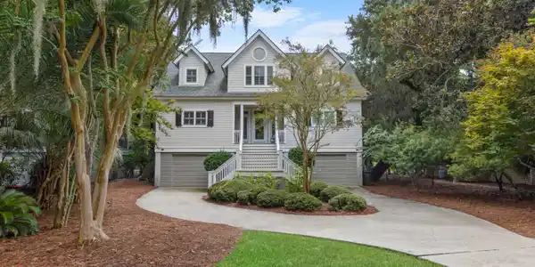 1025 Crooked Oak Lane