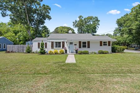 15 Anita Drive