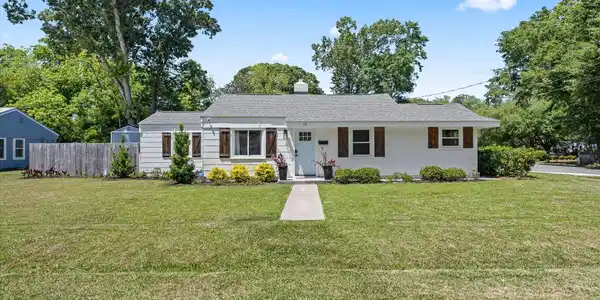 15 Anita Drive