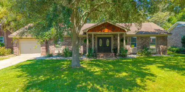 812 Farnham Road