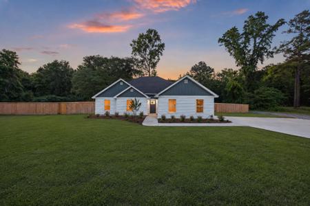 6324 N Highway 17