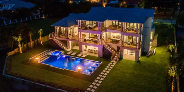 305 Palm Boulevard