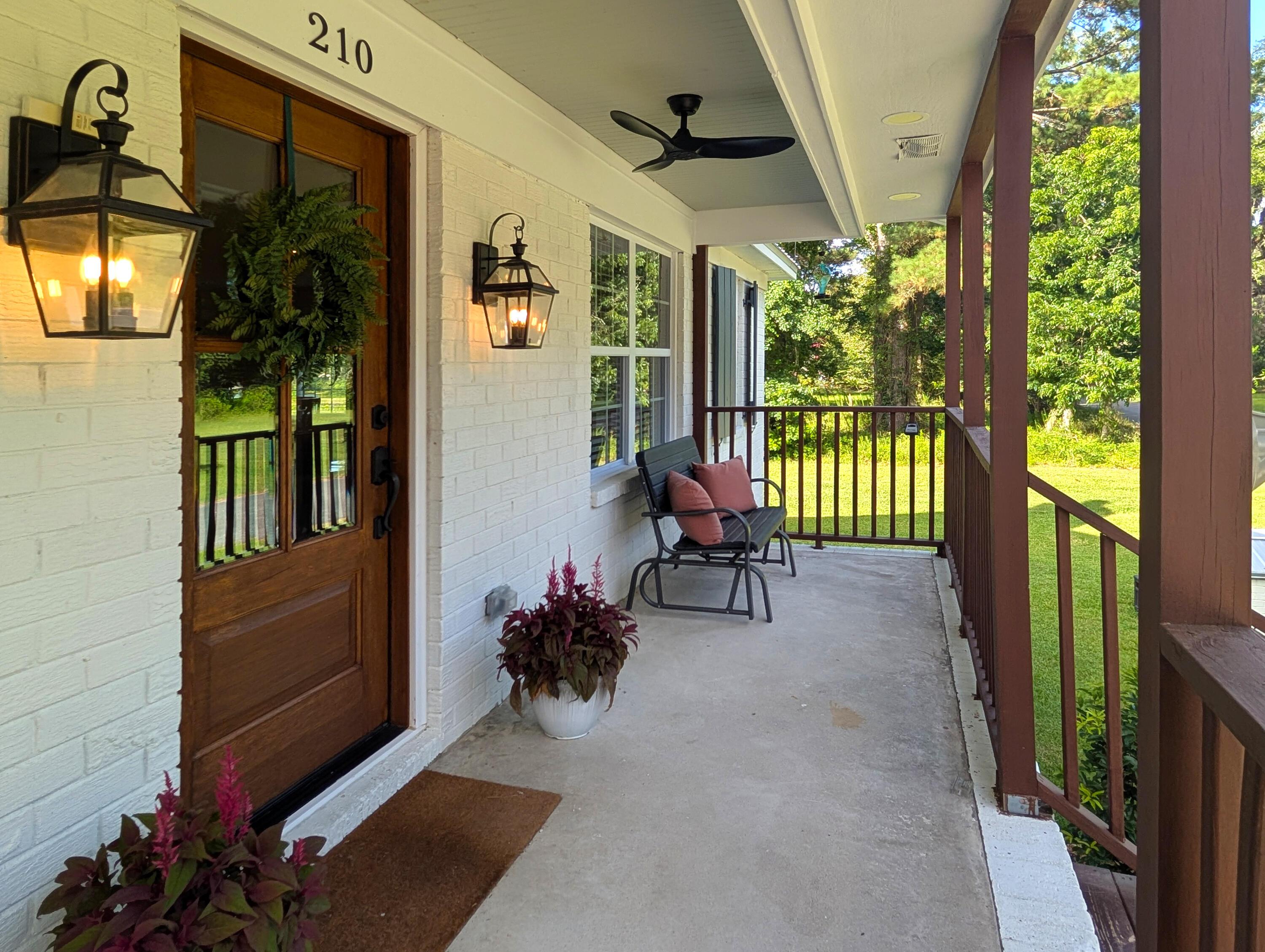 Image 3: 4-Front Door
