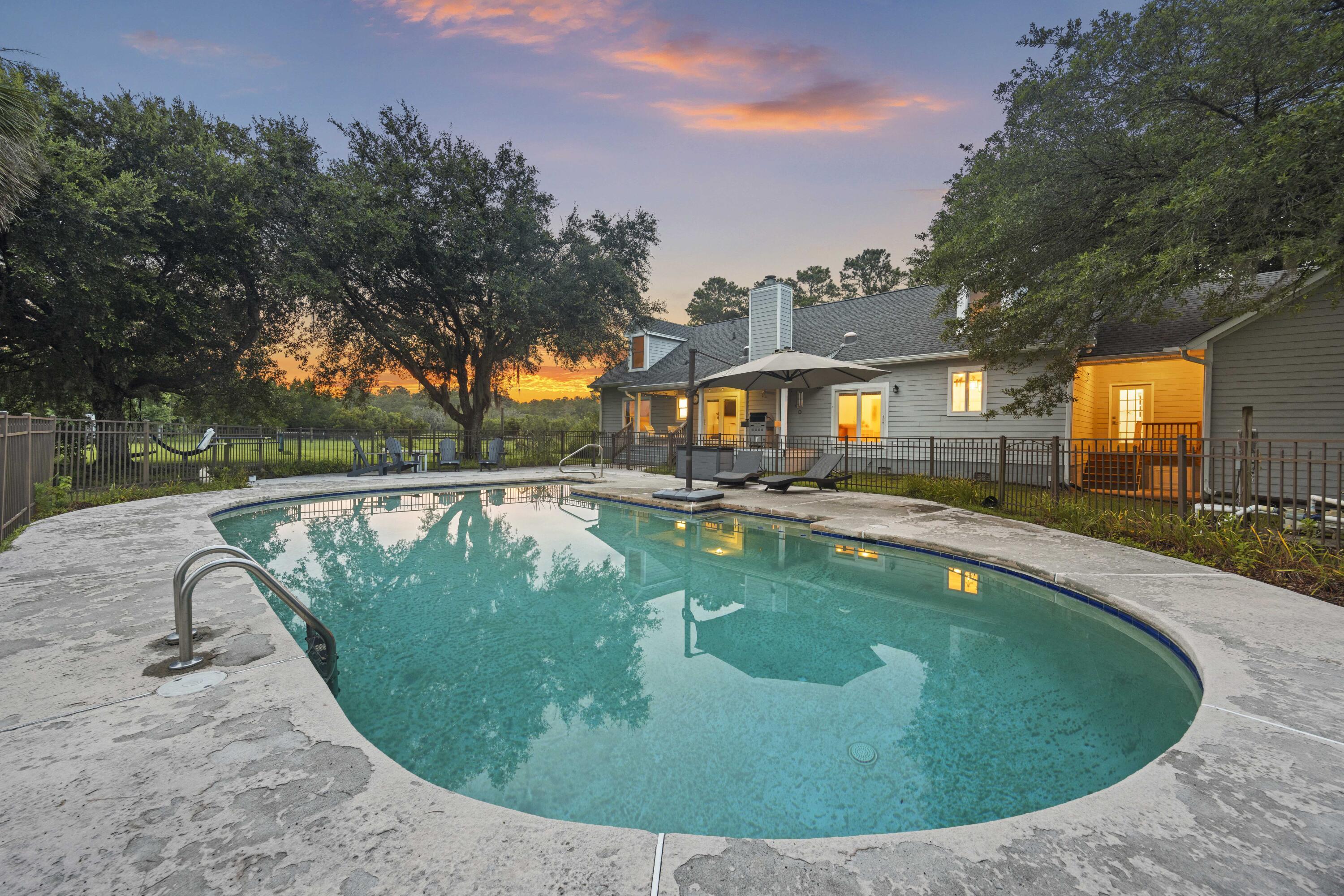 Image 4: Saltwater Pool