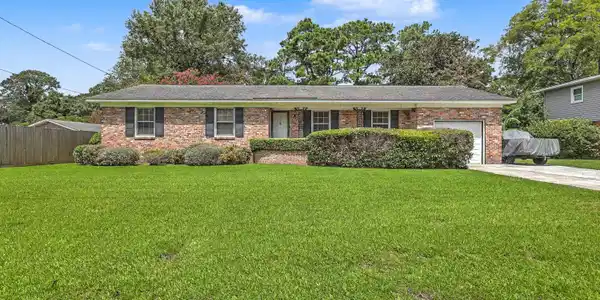 1405 Pooshee Drive