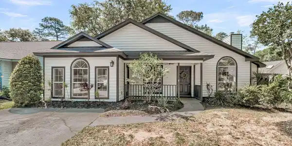 1252 Llewellyn Road