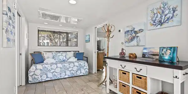 9000 Palmetto Drive