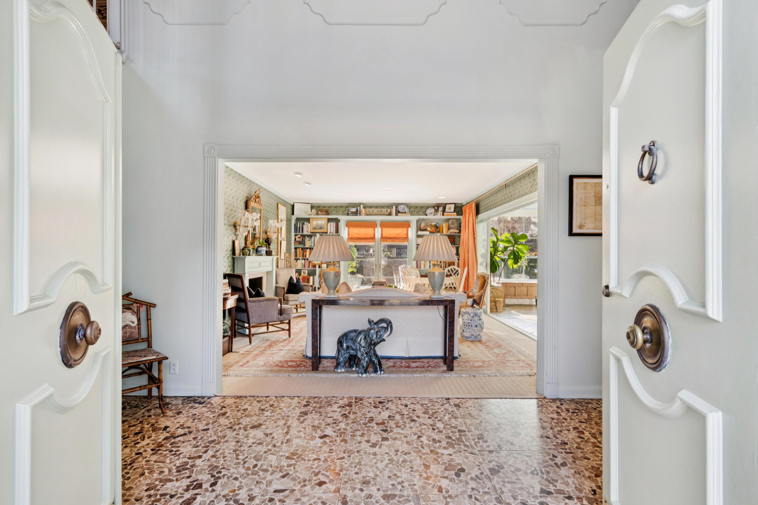 Image 3: 120 352ConfederateCir-008