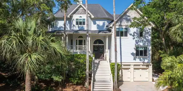 24 Beachwood West