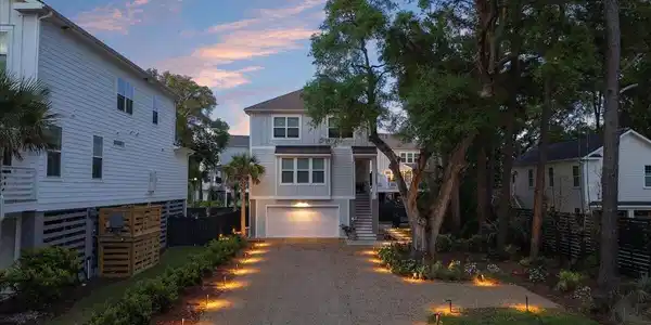 1506 N Lakeshore Drive