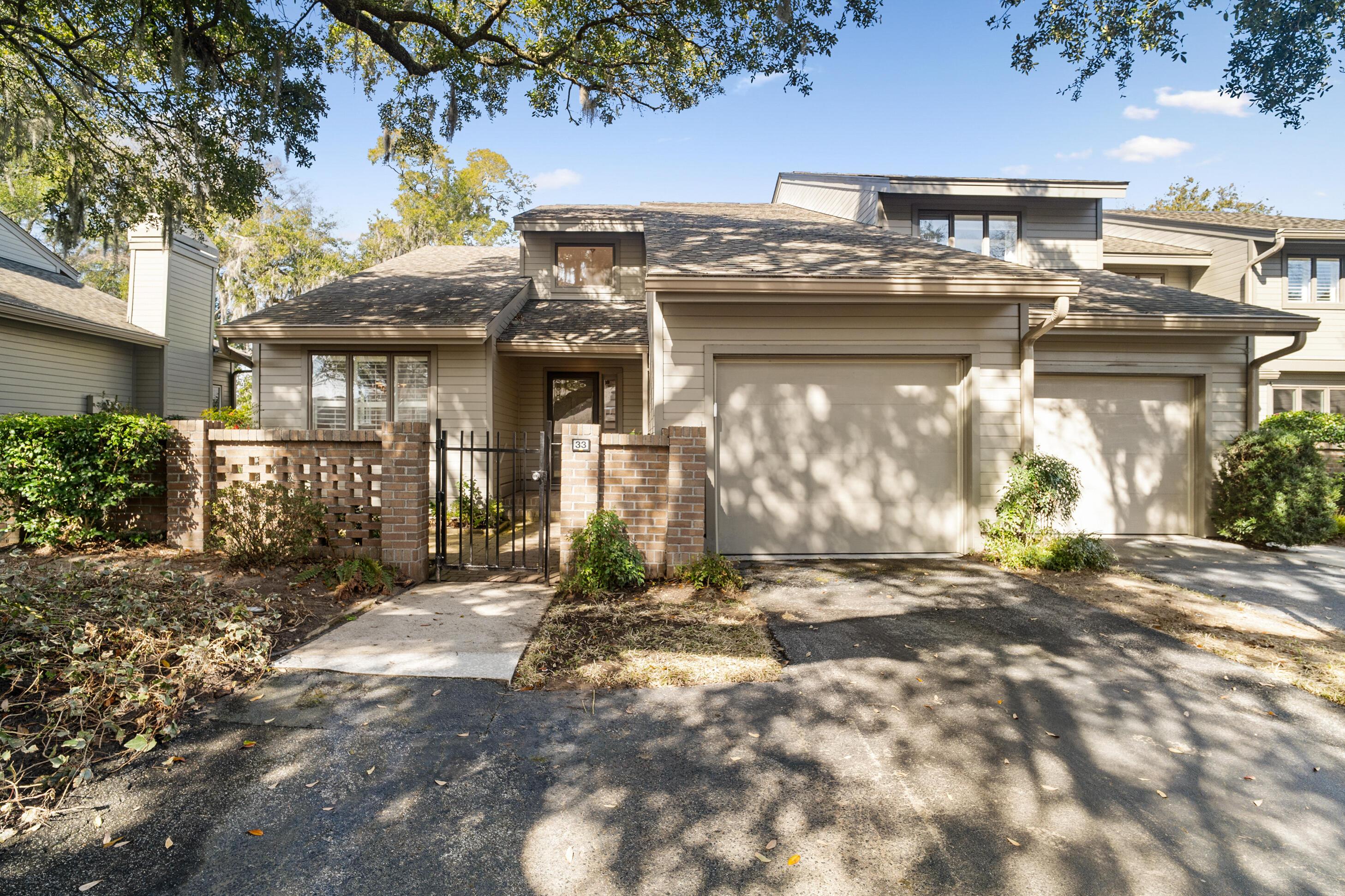 Image 2: 33 Wappoo Creek Pl-2