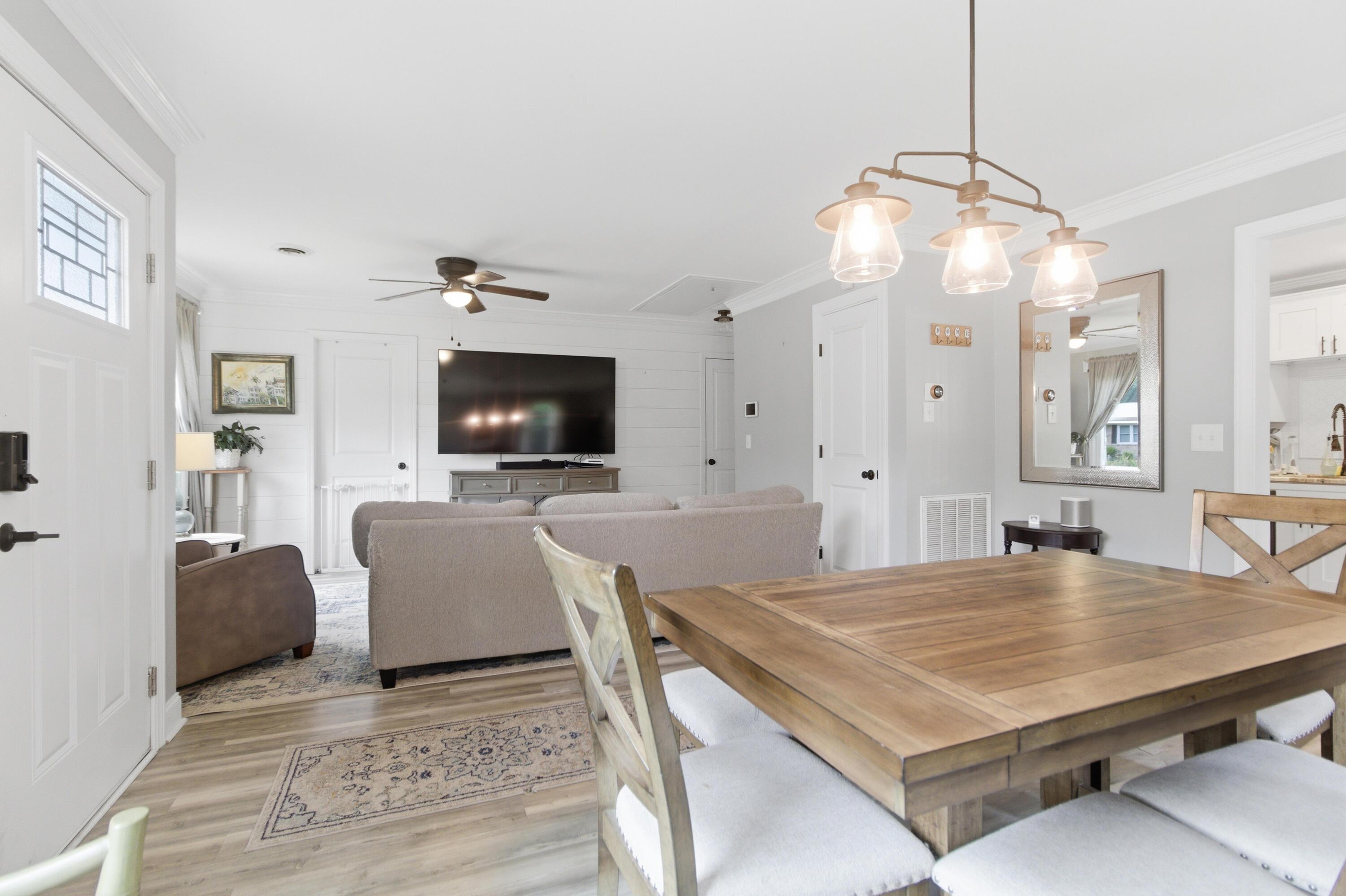 Image 4: Great Room/Dining Area