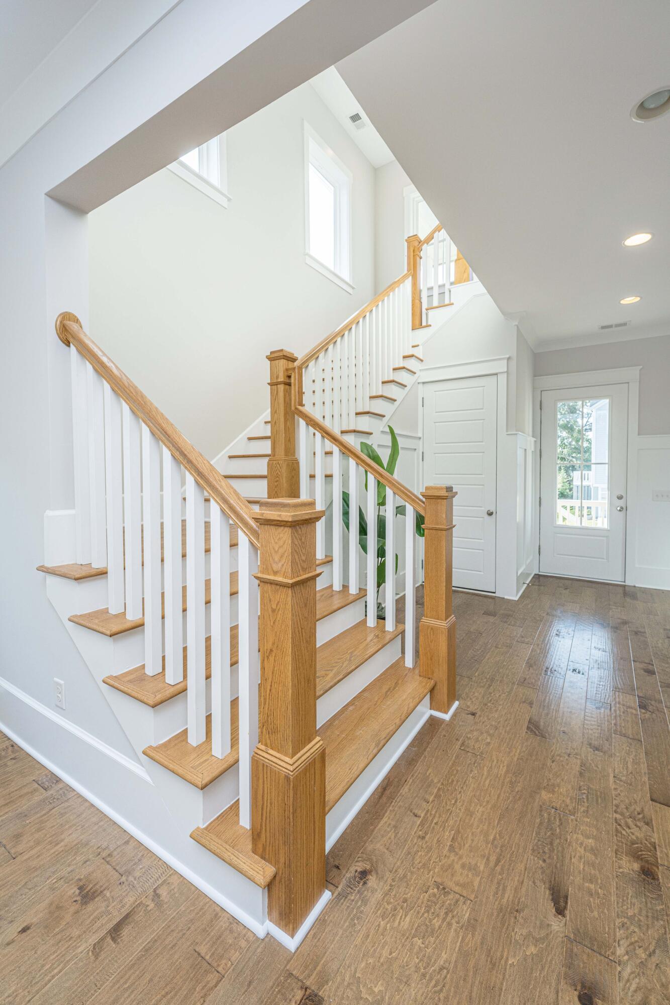 Image 4: Light filled open foyer