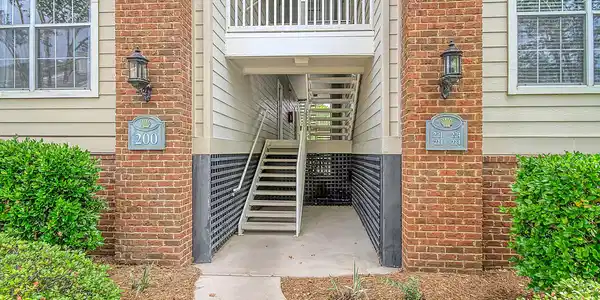 1600 Long Grove Drive