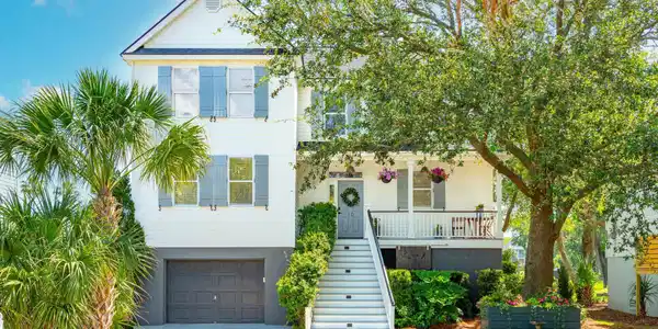 10 Frank Sottile Lane