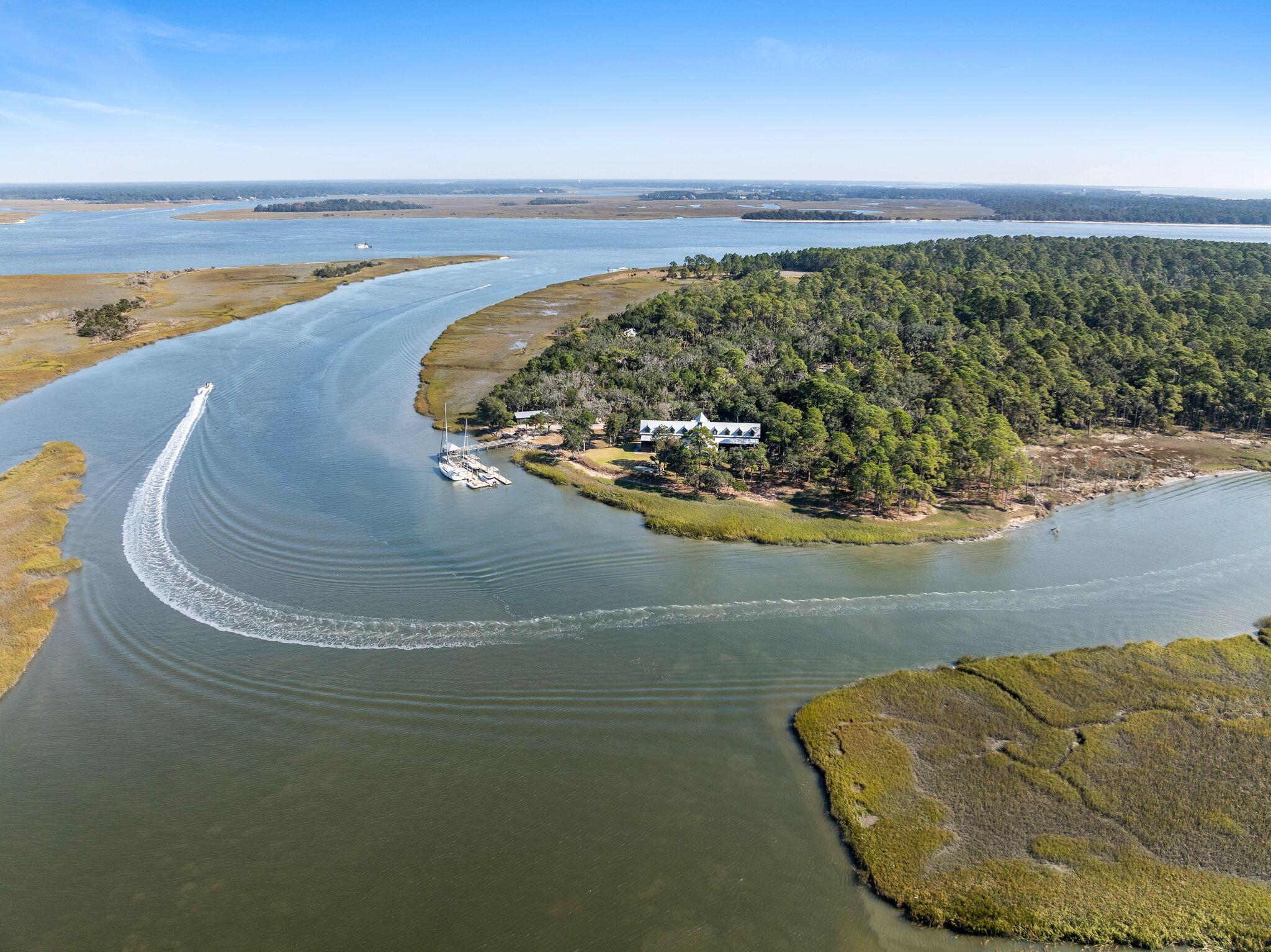Image 3: 49-web-or-mls-Coastal RE Photo island pi