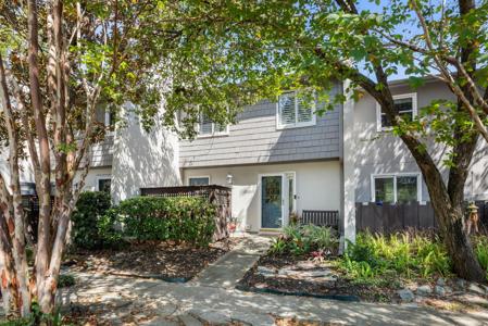 1205 Ventura Place