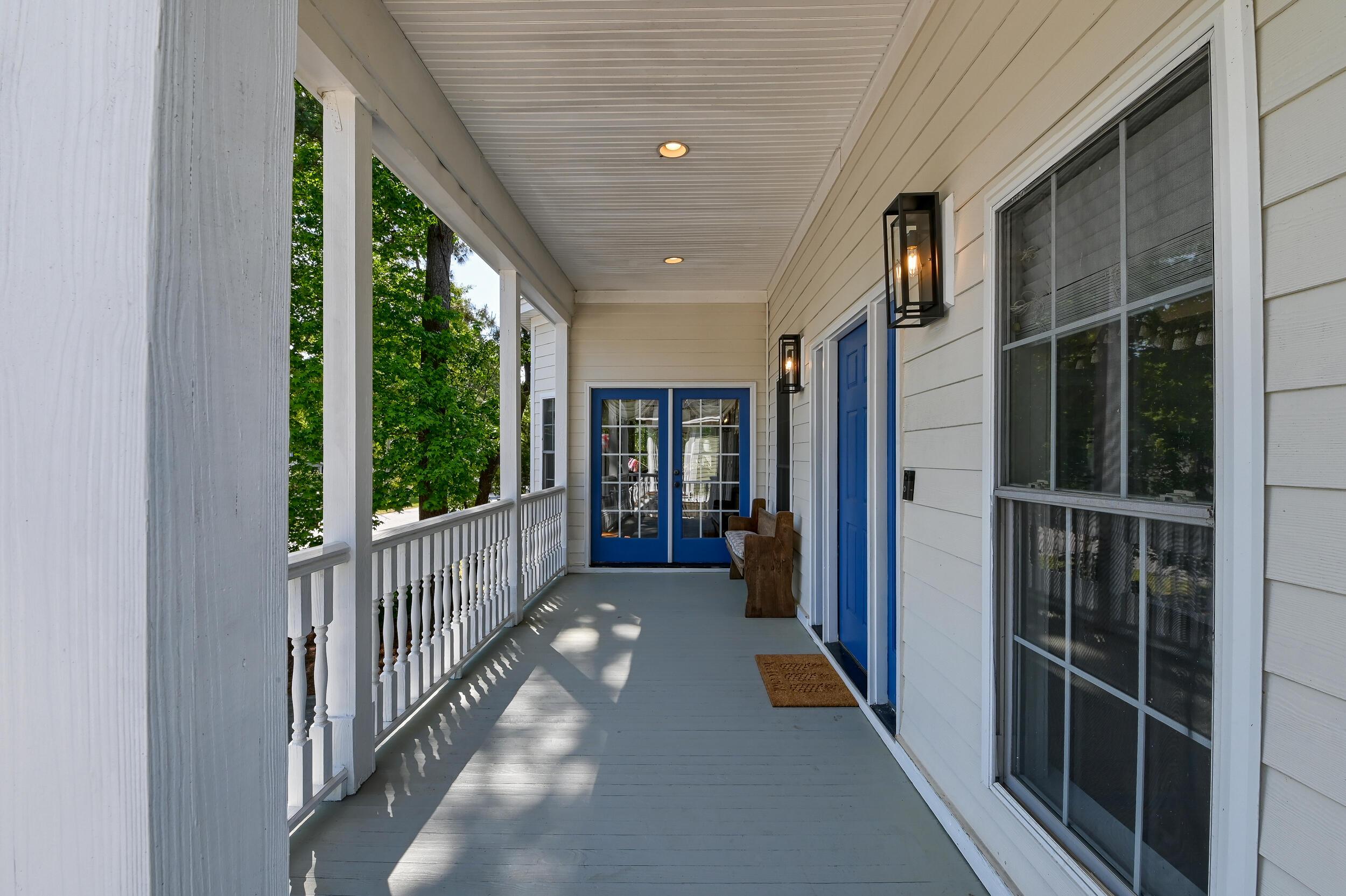 Image 2: 731 York St-52