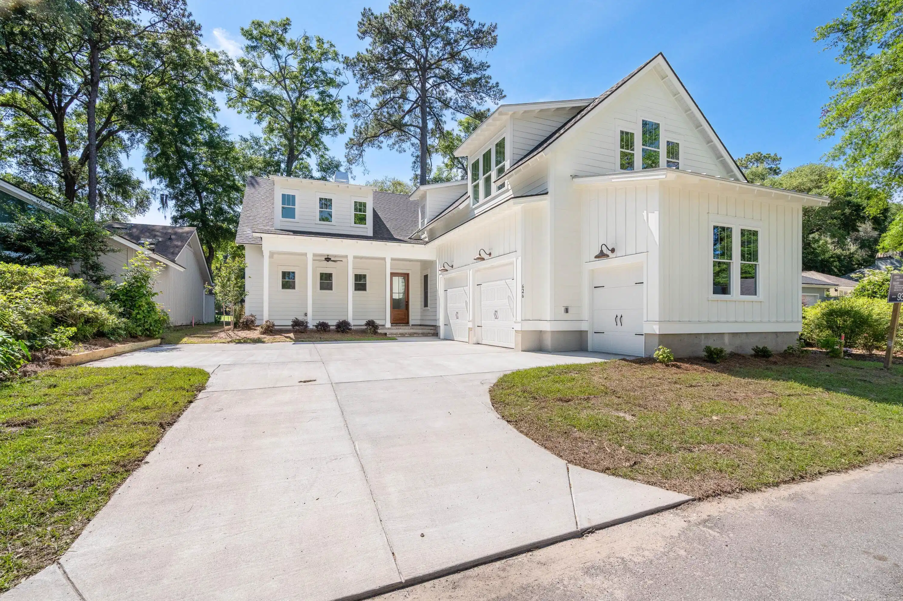 Image 1: Front of house from driveway