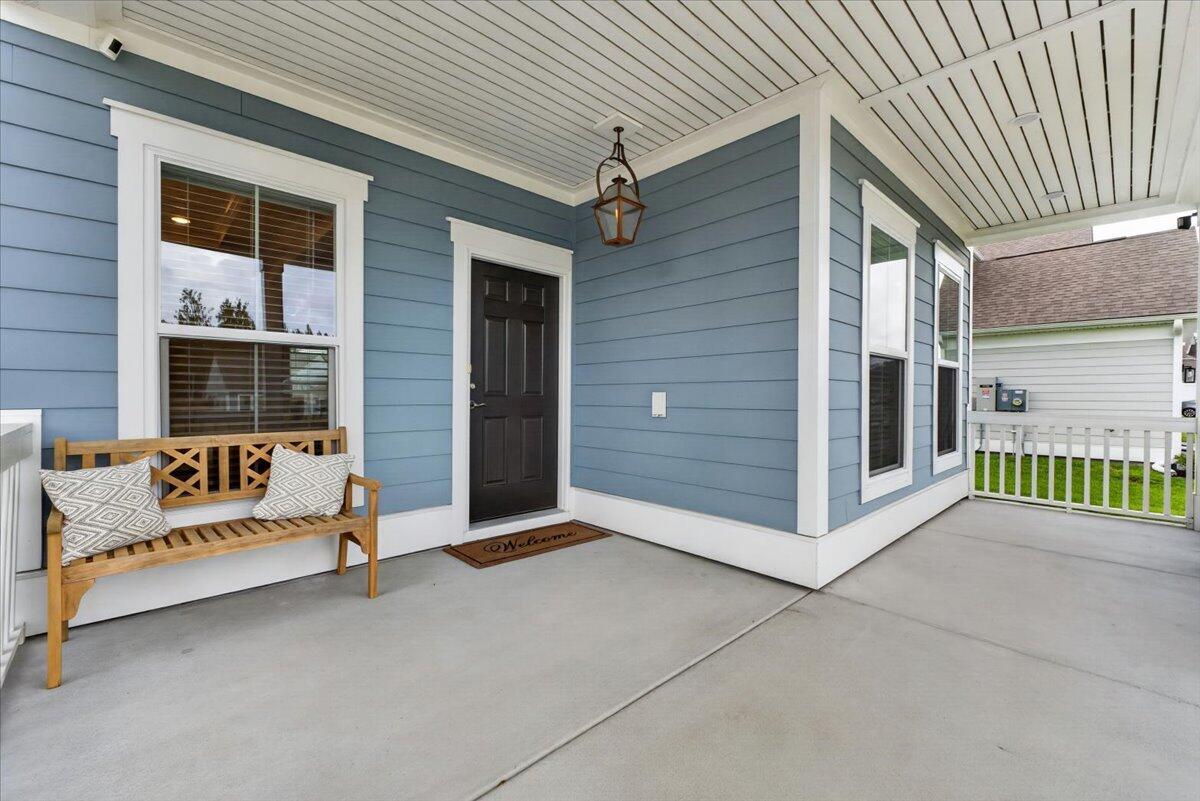 Image 4: Front Porch