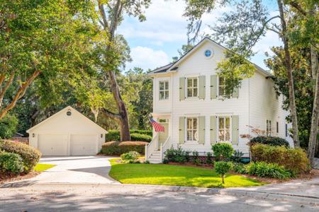 1077 Groves Manor Court