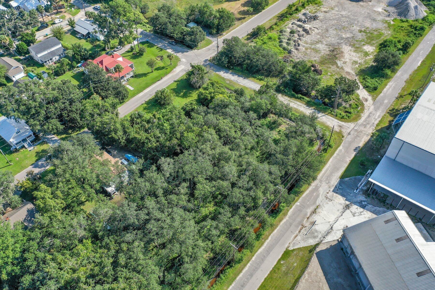 Image 3: Aerial of entire corner
