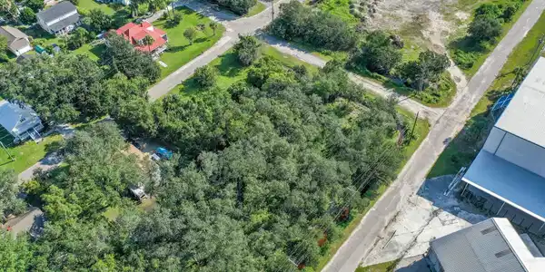 Image 3: Aerial of entire corner