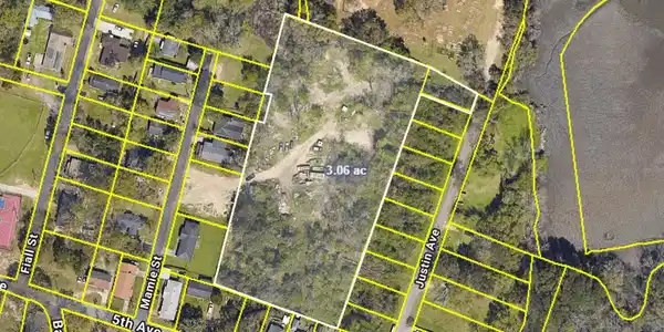 Image 2: Justin Ave Overhead 2