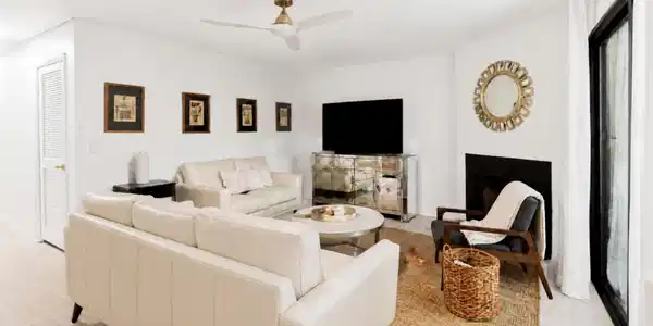 Image 2: Bright and spacious