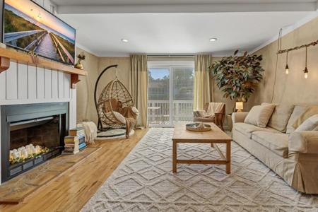 282 Driftwood Lane