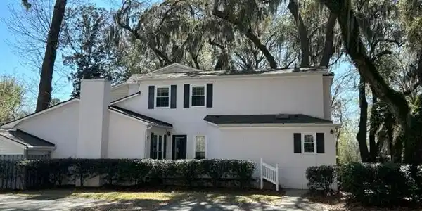 977 Harbor Oaks Drive