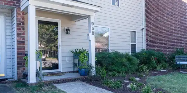 958 Fowler Court
