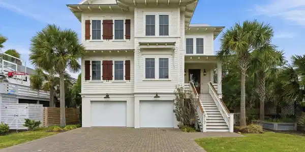 Image 3: 64-web-or-mls-DSC09396