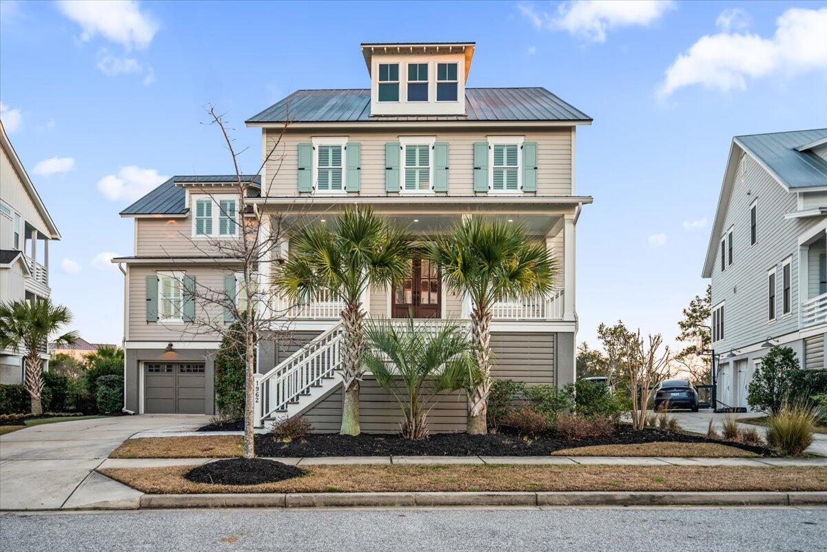 Image 2: Front of Home