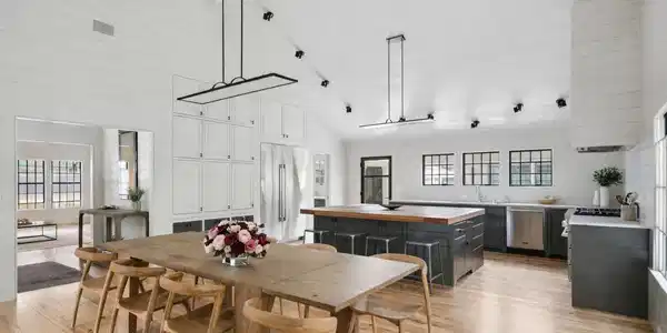 Image 2: Open Kitchen