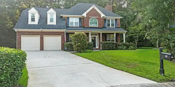 Image 4: 02-Exterior Front