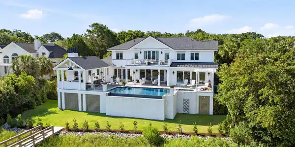 Image 3: 15 Waterway Island Drive