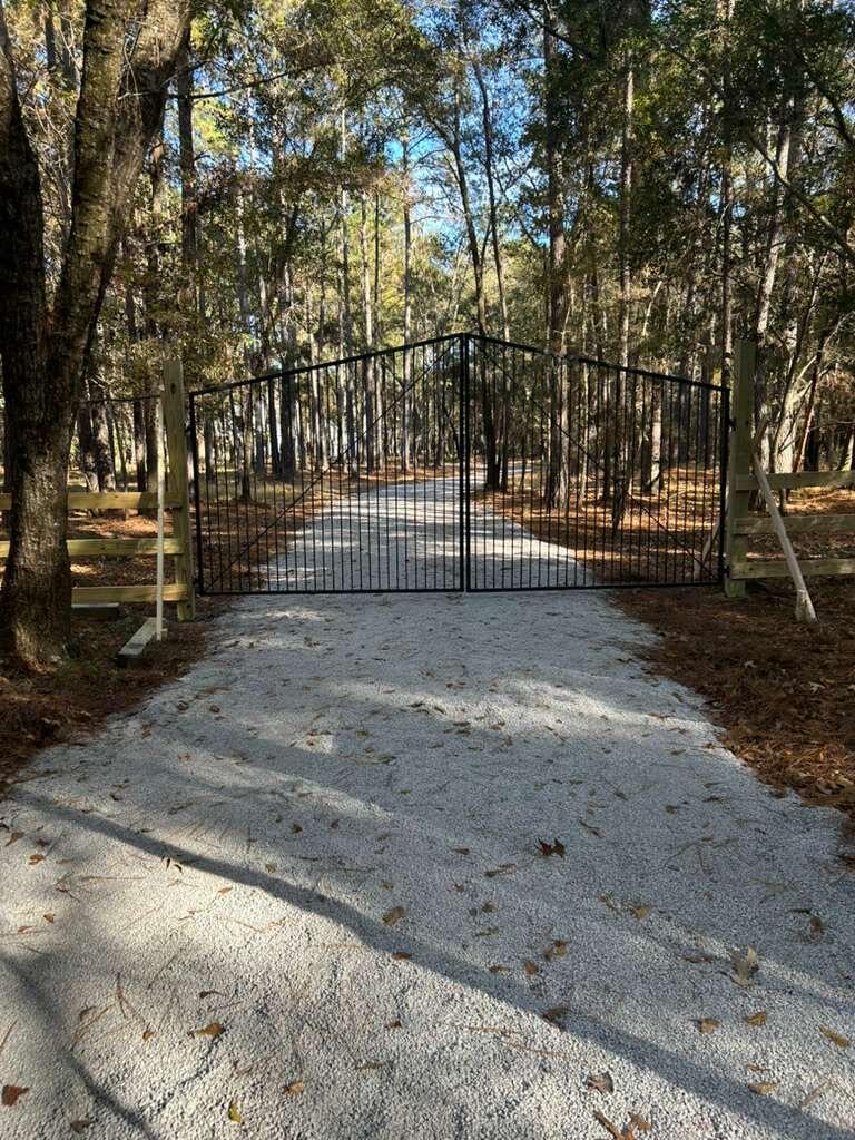 Image 2: 40a3e8e8-8f10-4ee8-8a16-95977b8f7e75