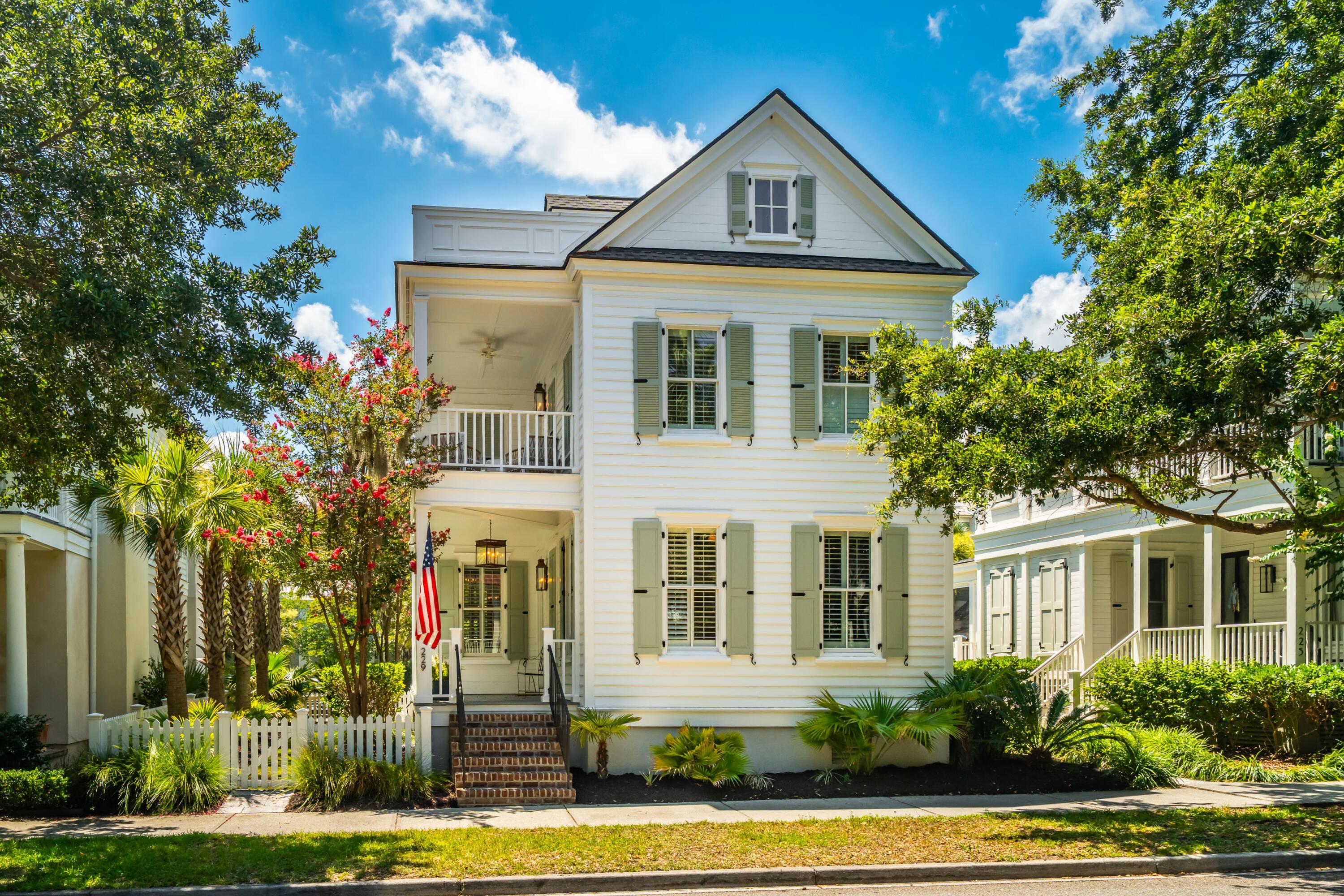 Image 1: 229NShelmoreBlvd-KeenEyeMarketing-002