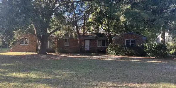 345 Hobcaw Drive, Mount Pleasant SC 29464